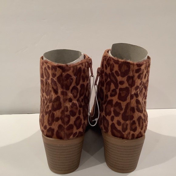 NWT Girl’s Paste Chestnut Color Ankle Boots. Size 3M. - Picture 9 of 13